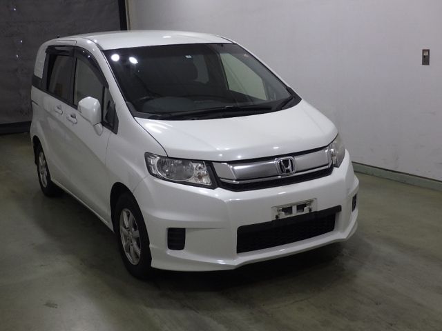 40073 Honda Freed spike GB3 2015 г. (Honda Sendai)